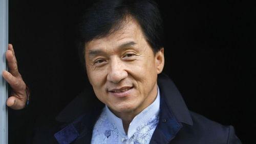 成龙出书爆料娱乐圈内幕,揭秘明星背后的真相  第3张