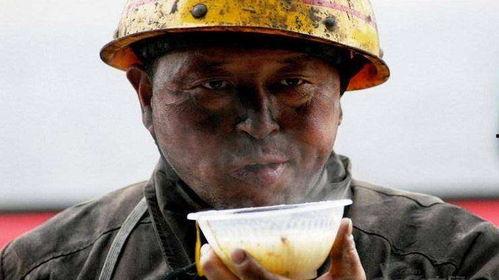 娱乐吃瓜酱农民工,揭秘农民工背后的故事